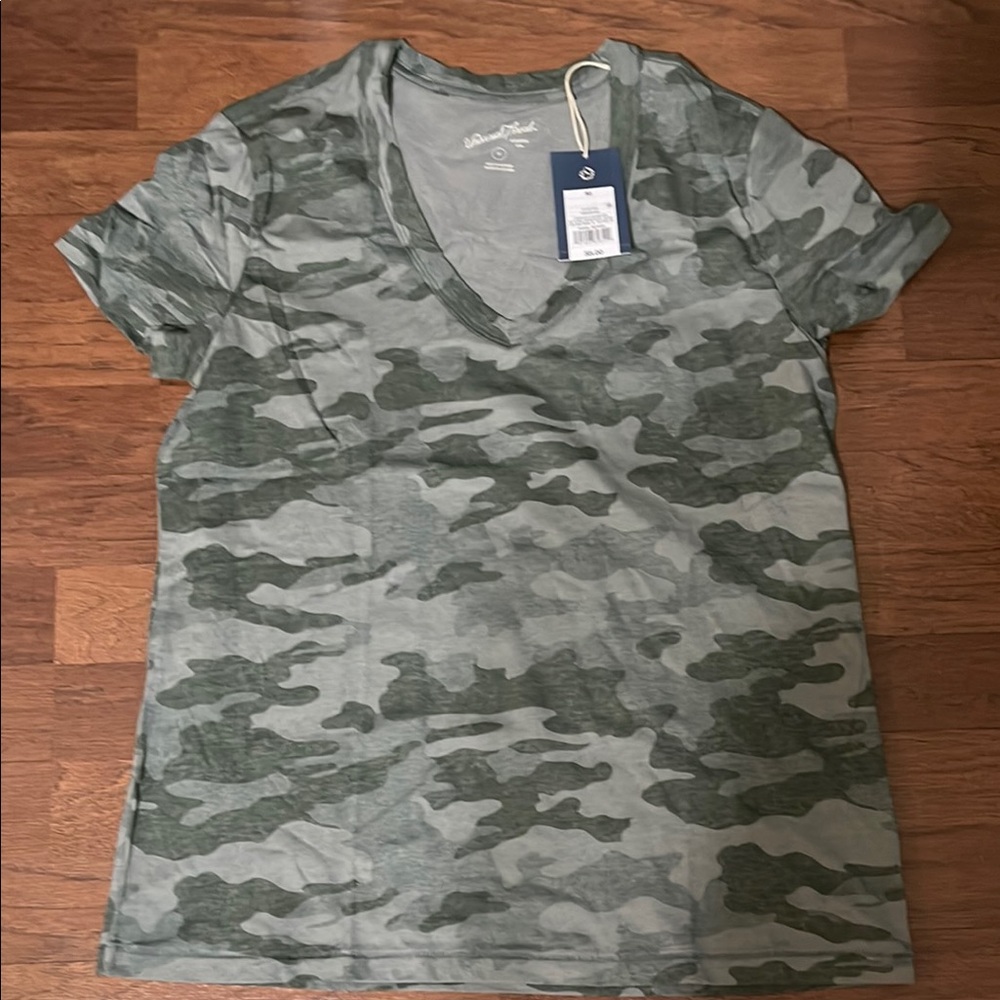Universal Thread Camo V-Neck T-Shirt